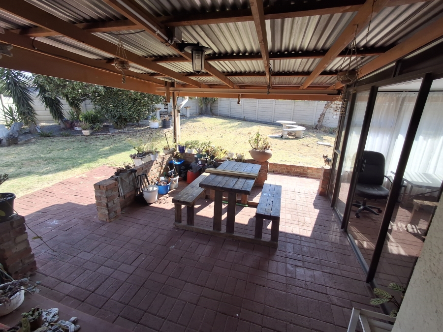 4 Bedroom Property for Sale in Sunnyridge KwaZulu-Natal