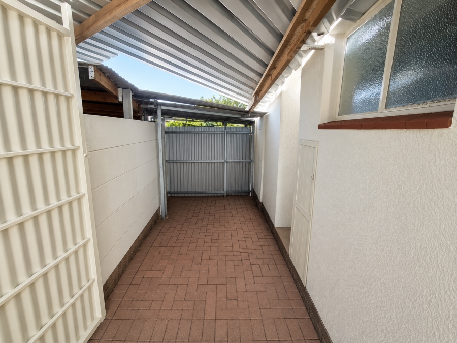 4 Bedroom Property for Sale in Sunnyridge KwaZulu-Natal