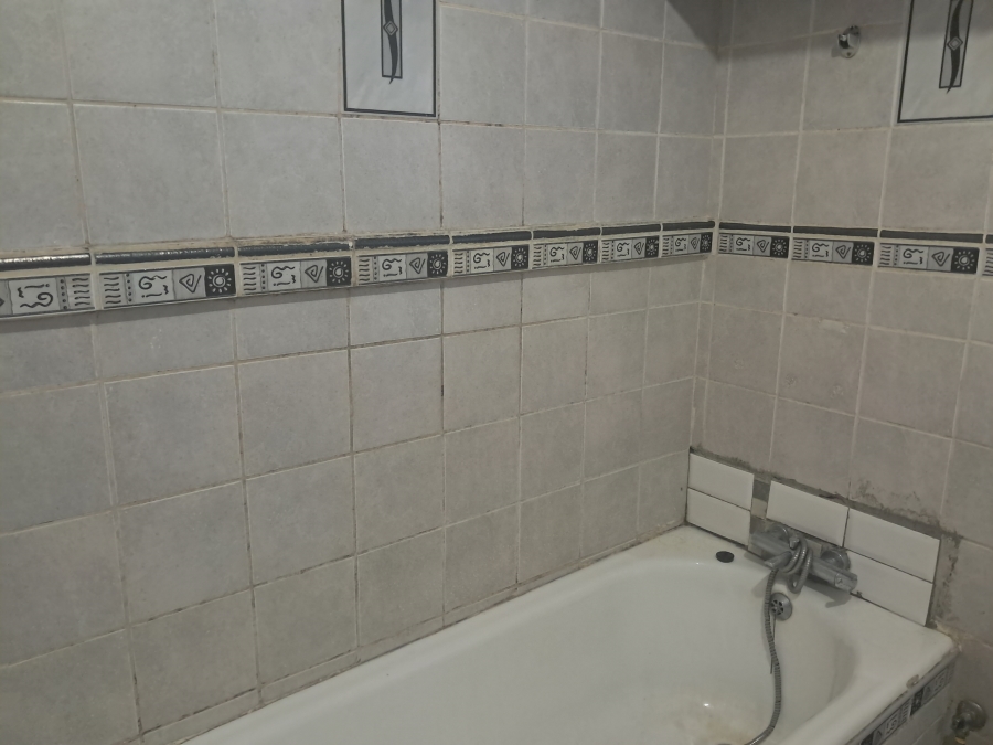 2 Bedroom Property for Sale in Pioneer Park KwaZulu-Natal