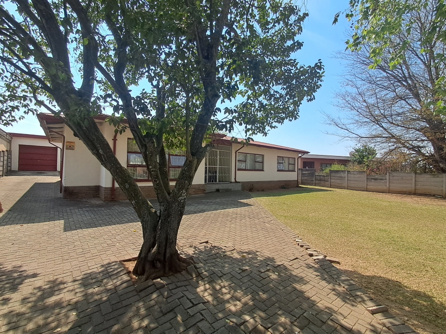 4 Bedroom Property for Sale in Ncandu Park KwaZulu-Natal