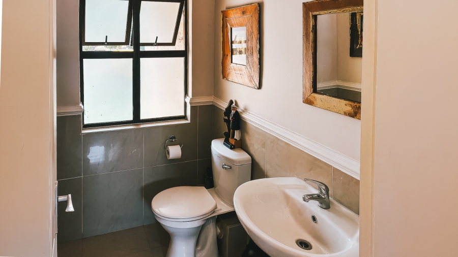 To Let 4 Bedroom Property for Rent in Seaward Estate KwaZulu-Natal