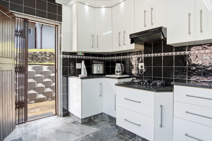 3 Bedroom Property for Sale in Amanzimtoti KwaZulu-Natal