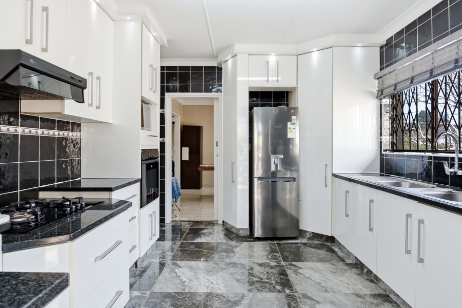 3 Bedroom Property for Sale in Amanzimtoti KwaZulu-Natal