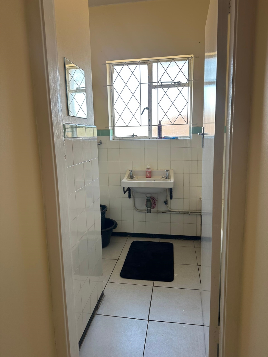 To Let 1 Bedroom Property for Rent in Bulwer KwaZulu-Natal