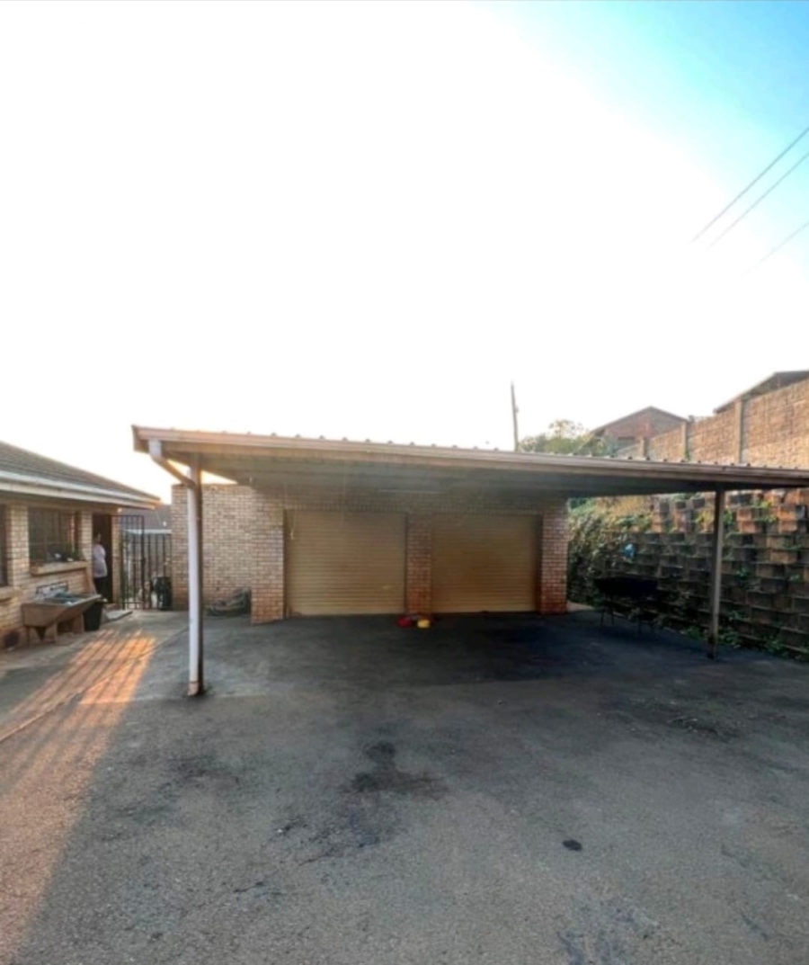 3 Bedroom Property for Sale in Raisethorpe KwaZulu-Natal