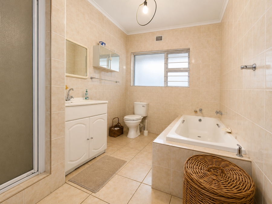 7 Bedroom Property for Sale in Salt Rock KwaZulu-Natal