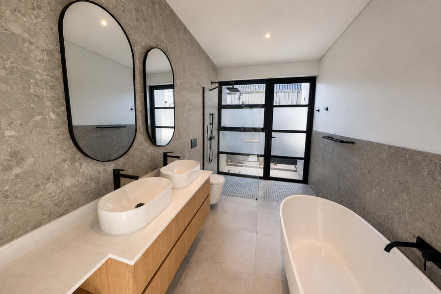 4 Bedroom Property for Sale in Sheffield Beach KwaZulu-Natal