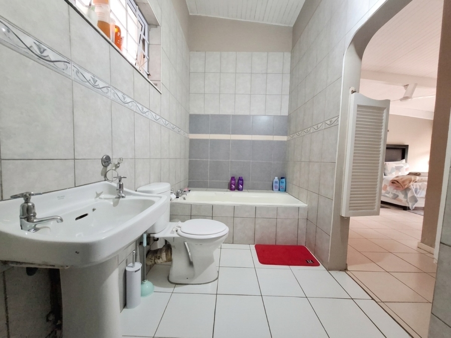 To Let 3 Bedroom Property for Rent in Rouken Glen KwaZulu-Natal