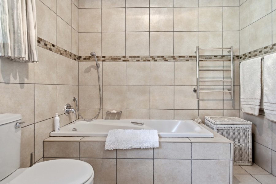 3 Bedroom Property for Sale in Kloof KwaZulu-Natal