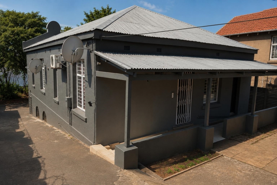 6 Bedroom Property for Sale in Windermere KwaZulu-Natal