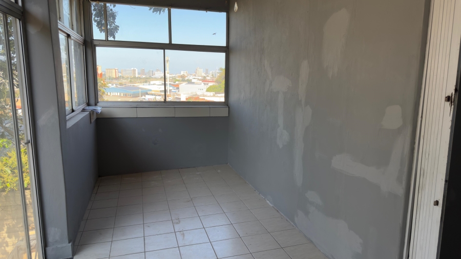 6 Bedroom Property for Sale in Windermere KwaZulu-Natal