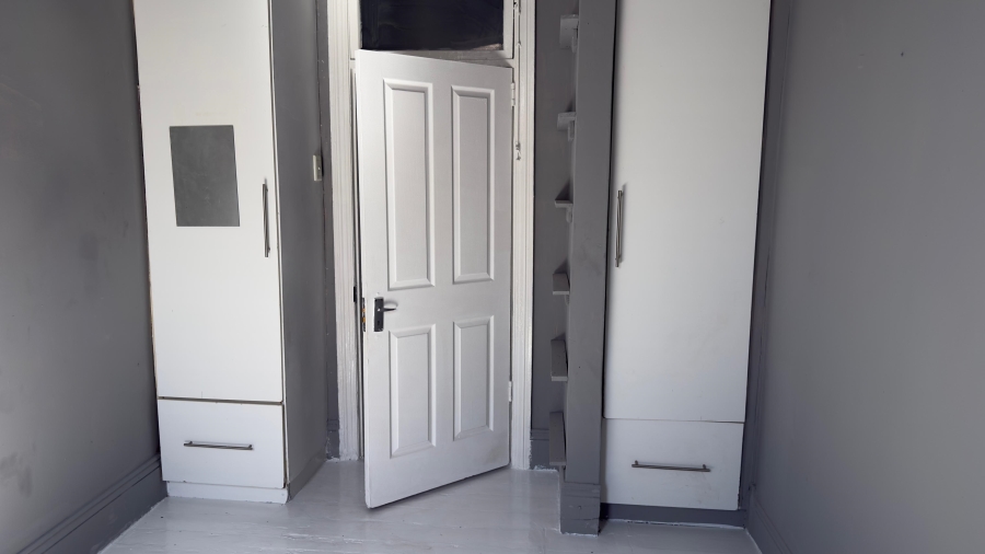6 Bedroom Property for Sale in Windermere KwaZulu-Natal