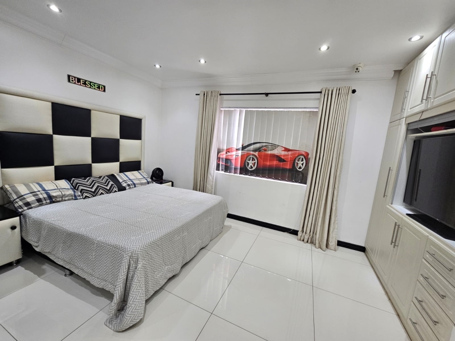 6 Bedroom Property for Sale in Panorama Park KwaZulu-Natal