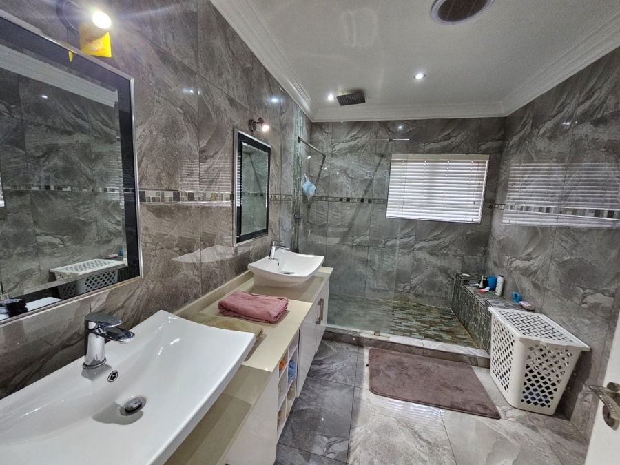 6 Bedroom Property for Sale in Panorama Park KwaZulu-Natal