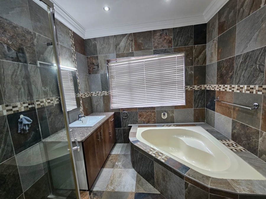 6 Bedroom Property for Sale in Panorama Park KwaZulu-Natal