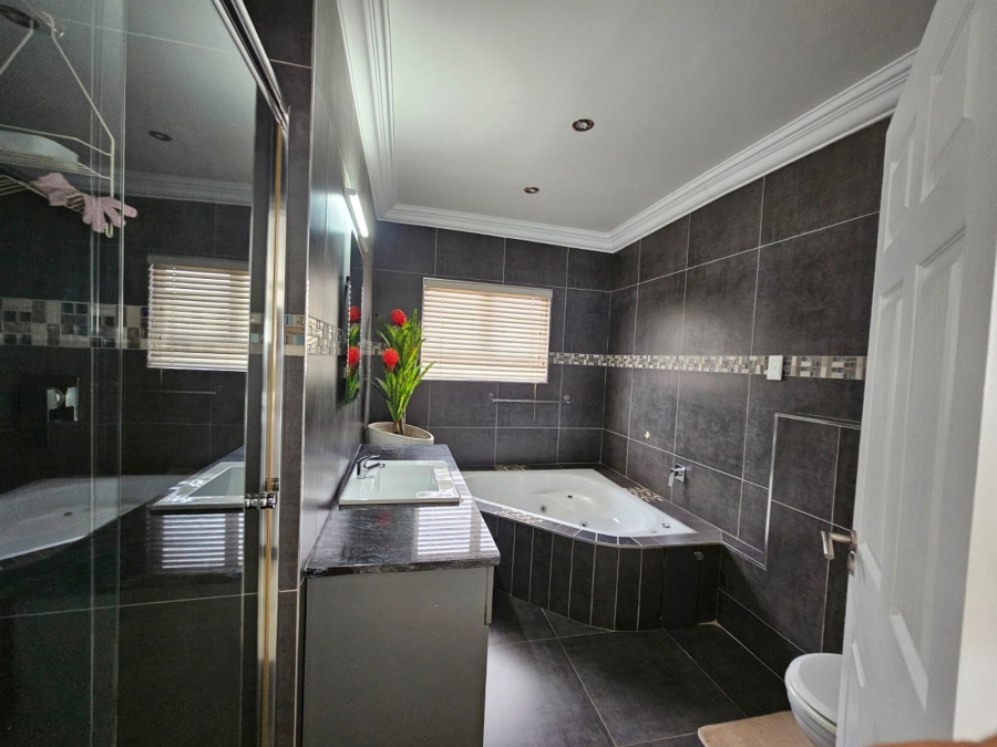6 Bedroom Property for Sale in Panorama Park KwaZulu-Natal