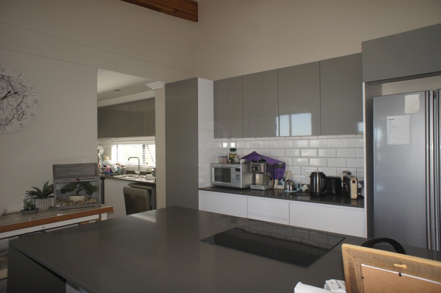 To Let 5 Bedroom Property for Rent in Palm Lakes Estate KwaZulu-Natal