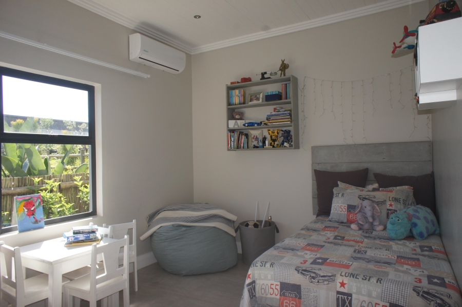 To Let 5 Bedroom Property for Rent in Palm Lakes Estate KwaZulu-Natal