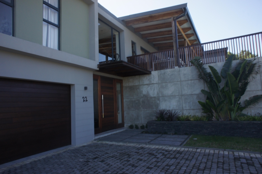 To Let 5 Bedroom Property for Rent in Palm Lakes Estate KwaZulu-Natal