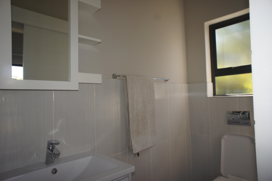To Let 5 Bedroom Property for Rent in Palm Lakes Estate KwaZulu-Natal