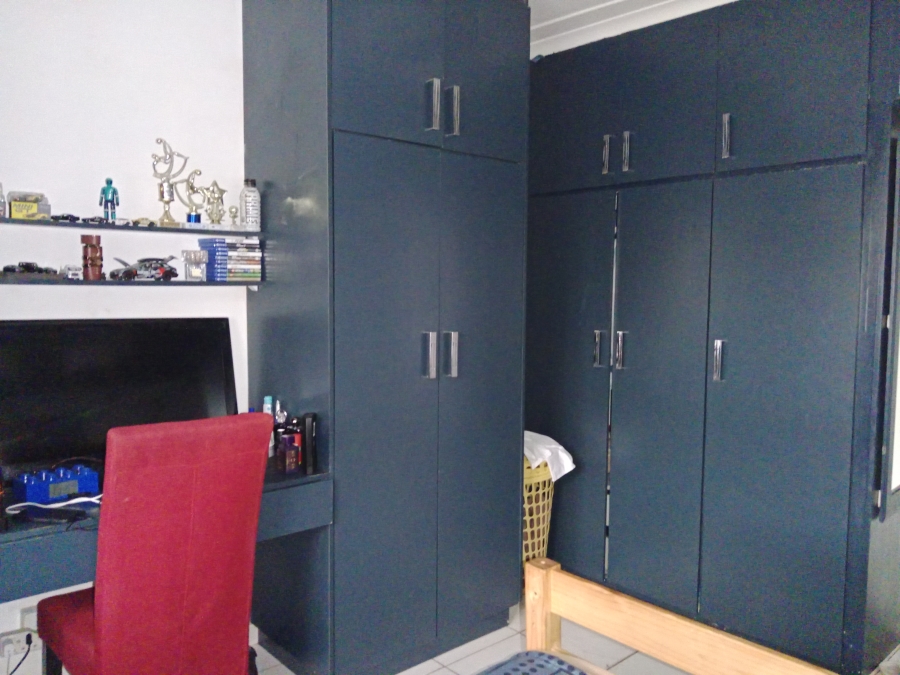 4 Bedroom Property for Sale in Raisethorpe KwaZulu-Natal