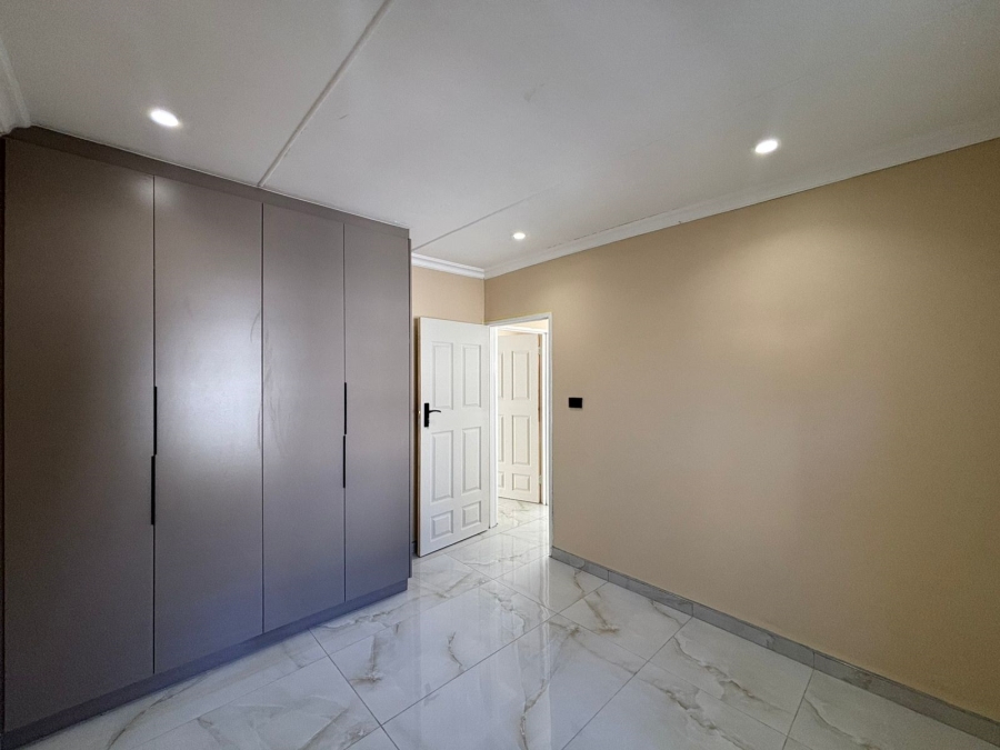 2 Bedroom Property for Sale in Sherwood KwaZulu-Natal