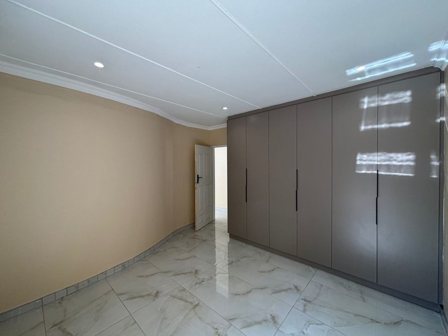 2 Bedroom Property for Sale in Sherwood KwaZulu-Natal