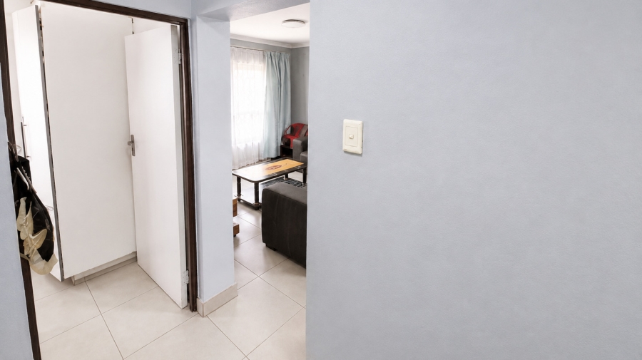 2 Bedroom Property for Sale in Montclair KwaZulu-Natal
