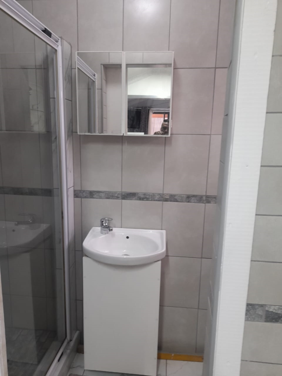 To Let 0 Bedroom Property for Rent in Kloof KwaZulu-Natal