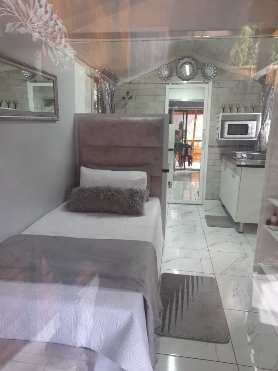 To Let 0 Bedroom Property for Rent in Kloof KwaZulu-Natal