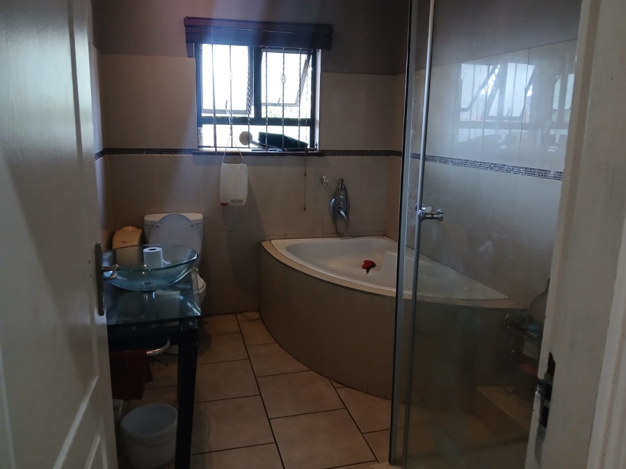 3 Bedroom Property for Sale in Dawncliffe KwaZulu-Natal