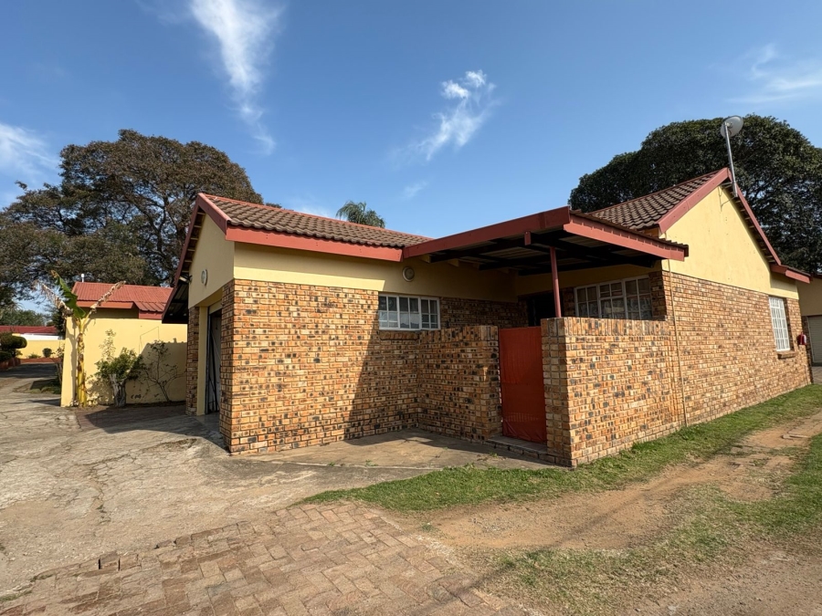 To Let 2 Bedroom Property for Rent in Schuinshoogte KwaZulu-Natal