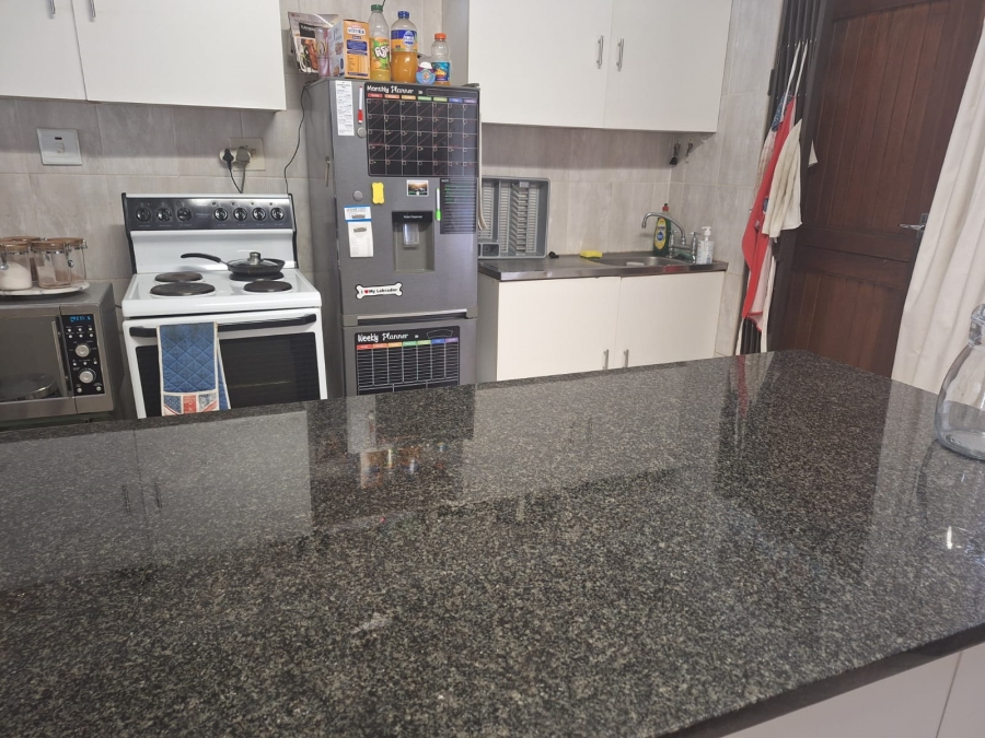 3 Bedroom Property for Sale in Waterfall KwaZulu-Natal
