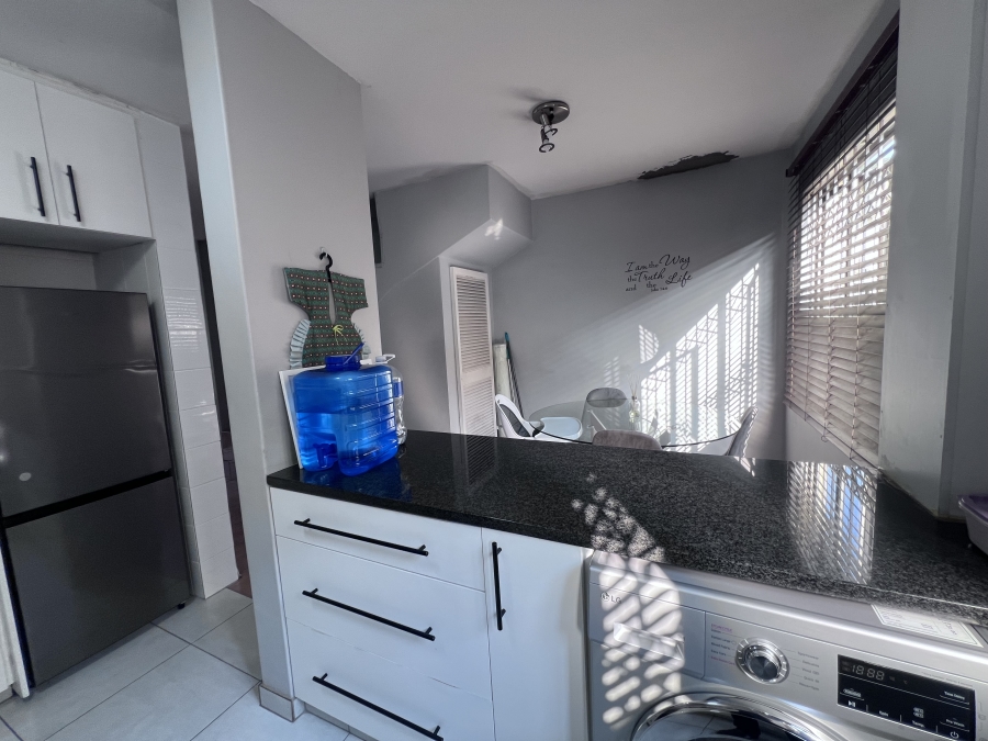 To Let 2 Bedroom Property for Rent in Woodlands KwaZulu-Natal