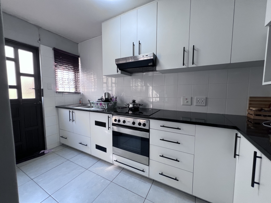 To Let 2 Bedroom Property for Rent in Woodlands KwaZulu-Natal