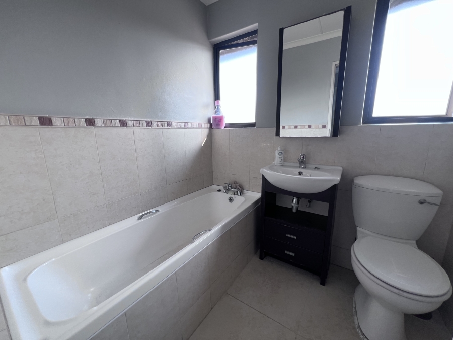 To Let 2 Bedroom Property for Rent in Woodlands KwaZulu-Natal