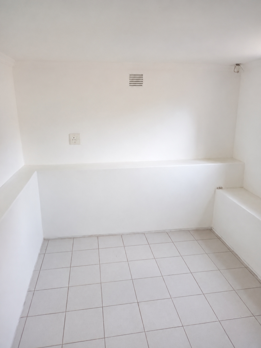 1 Bedroom Property for Sale in Brighton Beach KwaZulu-Natal