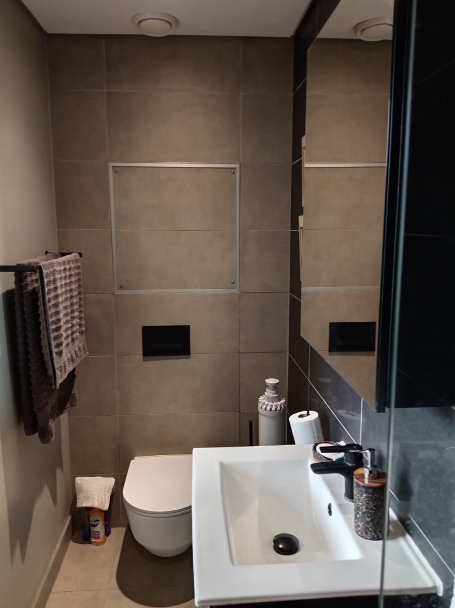 1 Bedroom Property for Sale in La Lucia KwaZulu-Natal