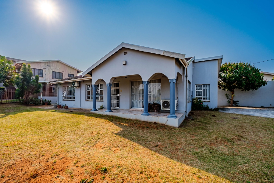 3 Bedroom Property for Sale in Tinley Manor KwaZulu-Natal