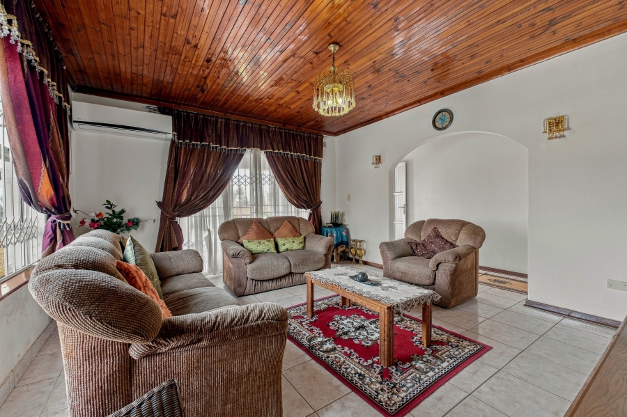 3 Bedroom Property for Sale in Tinley Manor KwaZulu-Natal