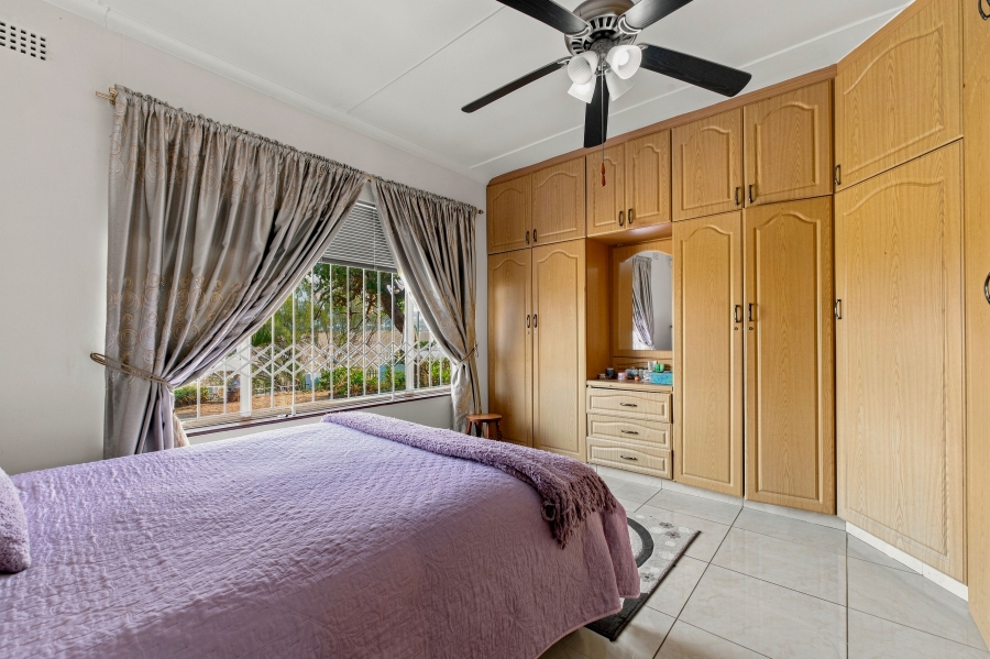 3 Bedroom Property for Sale in Tinley Manor KwaZulu-Natal