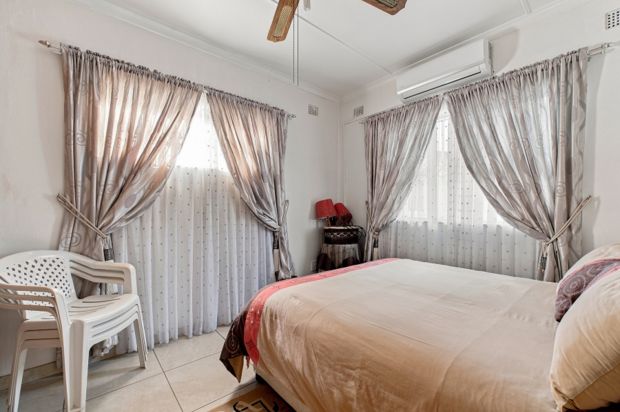 3 Bedroom Property for Sale in Tinley Manor KwaZulu-Natal