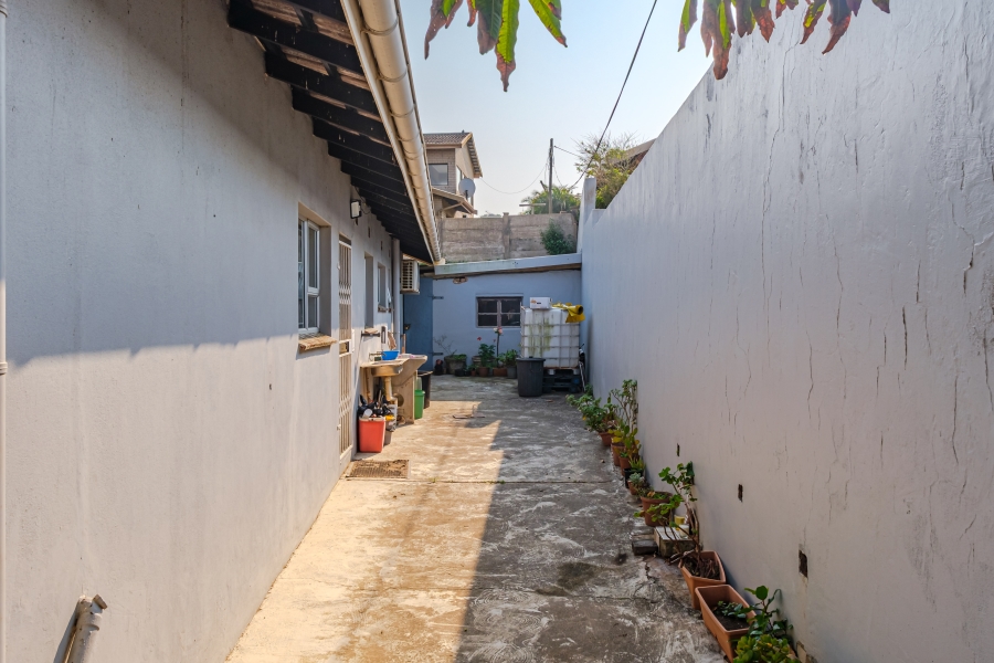 3 Bedroom Property for Sale in Tinley Manor KwaZulu-Natal