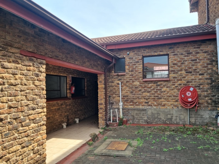 12 Bedroom Property for Sale in Aviary Hill KwaZulu-Natal