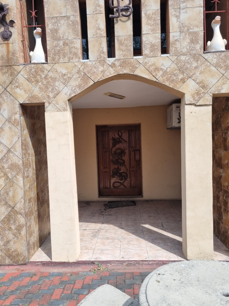 12 Bedroom Property for Sale in Aviary Hill KwaZulu-Natal