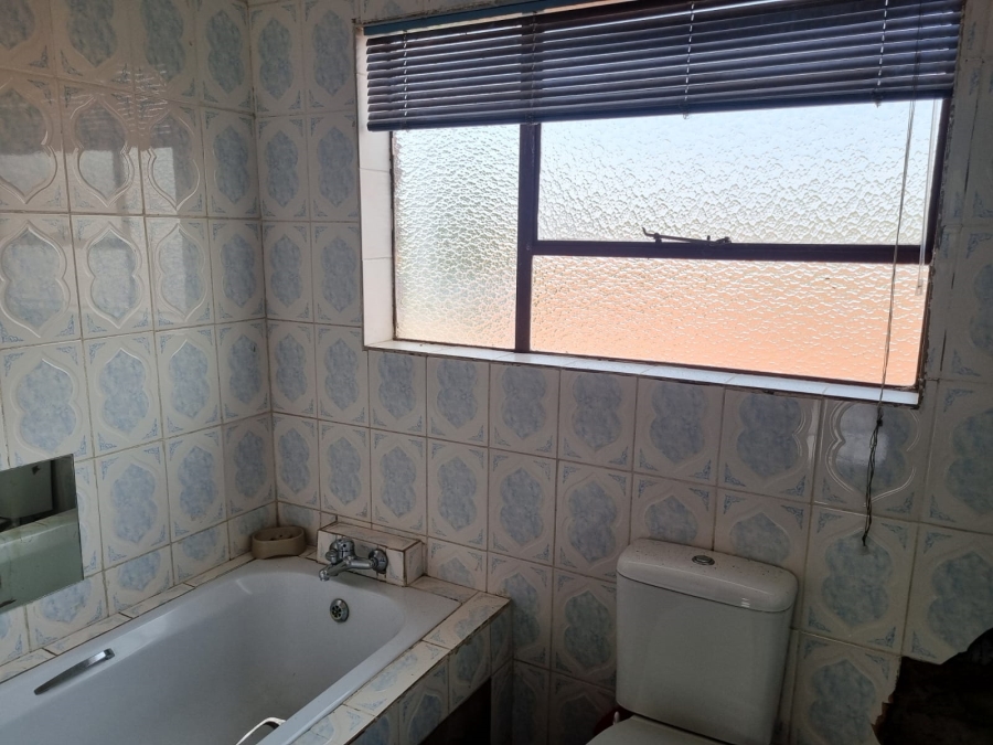 12 Bedroom Property for Sale in Aviary Hill KwaZulu-Natal