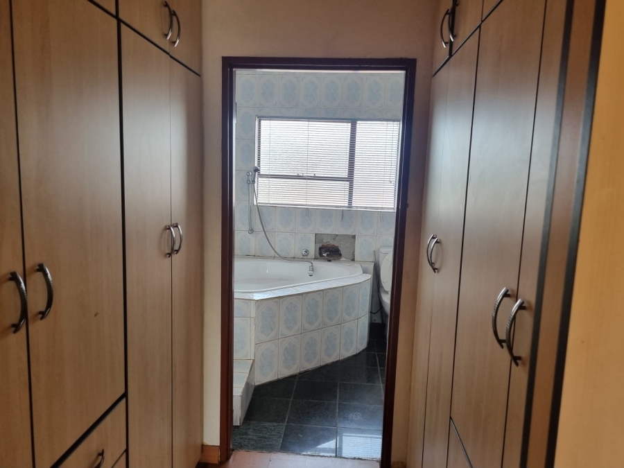 12 Bedroom Property for Sale in Aviary Hill KwaZulu-Natal