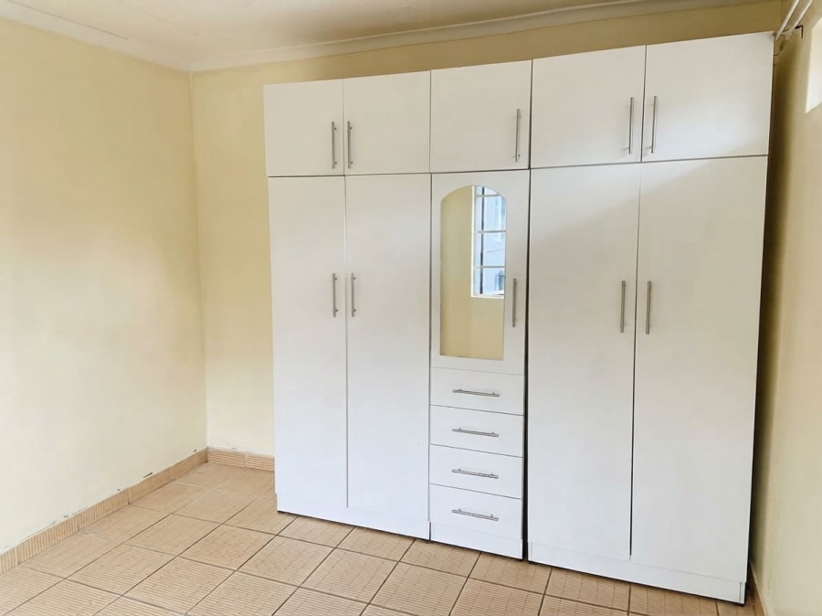 To Let 2 Bedroom Property for Rent in Escombe KwaZulu-Natal