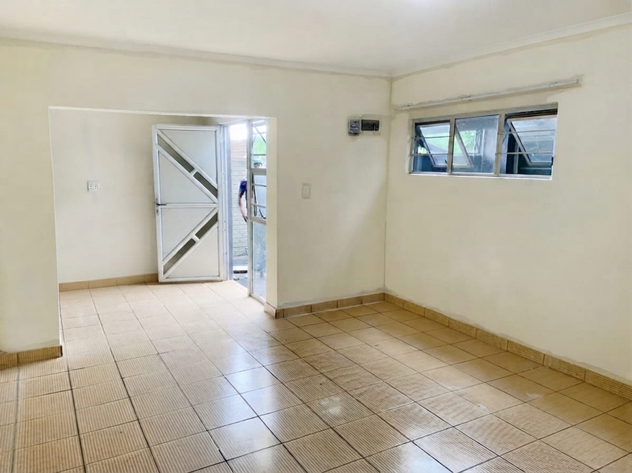To Let 2 Bedroom Property for Rent in Escombe KwaZulu-Natal