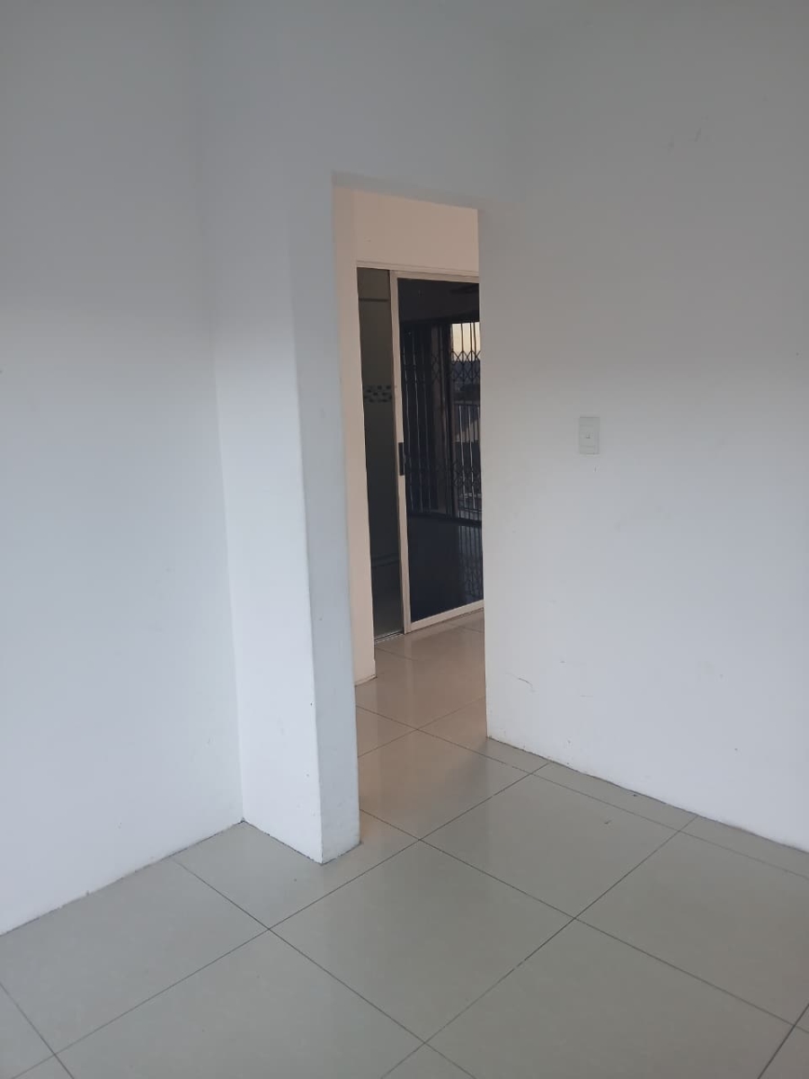 To Let 2 Bedroom Property for Rent in Sunford KwaZulu-Natal